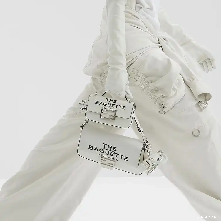 Vintage HOT Motif Baguette Medium Bag In The Fendi White Nappa Baguette Leather 0507